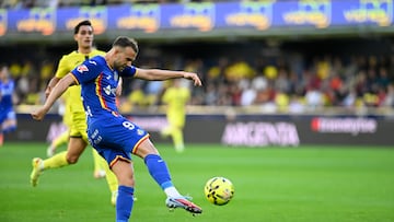 VILA-REAL (CASTELLÓN), 06/12/2025.- El defensa del Getafe Borja Mayoral, durante el partido de LaLiga EA Sports disputado este sábado contra el Villarreal en el Estadio de la Cerámica de Vila-Real (Castellón). EFE/ Andreu Esteban