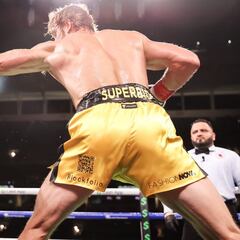 Mayweather juega, se divierte y gana dinero con Logan Paul