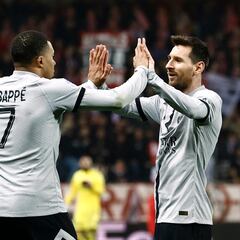 Emmanuel Petit: “Kylian Mbappé should leave Paris Saint-Germain and Lionel Messi should’ve left”