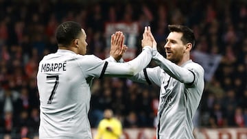 The former Barcelona midfielder discussed Mbappé's links to Real Madrid and his disbelief at the criticism Messi has received at PSG.