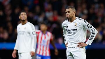 Mbappé reacciona durante el partido de Champions contra el Atleti.
