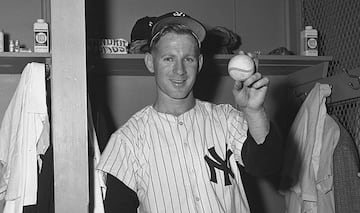 El pitcher es toda una leyenda, pues durante sus 17 años con el equipo (1950-67) se ganó 10 selecciones para el juego de las estrellas, seis series mundiales, un Cy Young y un premio Babe Ruth, entre otros reconocimientos. En 1974 retiraron su número 16 e ingresó al Salón de la Fama.