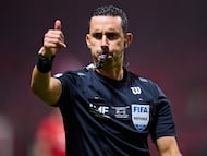 Referee Cesar Arturo Ramos during the final second leg match between Tigres UANL and Toluca, as part of the Liga BBVA MX, Torneo Apertura 2025 at Nemesio Diez Stadium, on December 14, 2025 in Toluca, Estado de Mexico, Mexico.