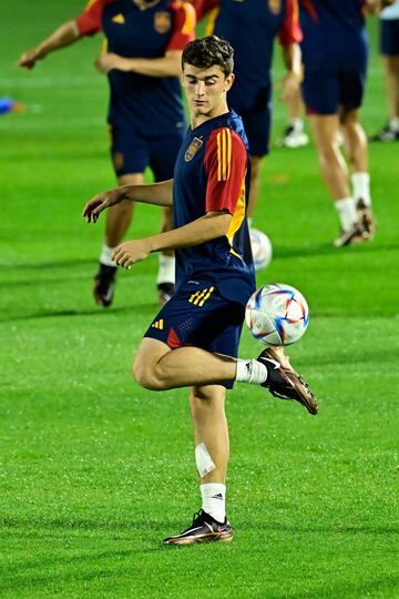 La clase de Gavi con el balón es evidente hasta en los entrenamientos.