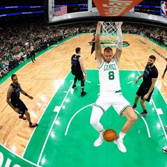 What is Kristaps Porzingis’ ‘freak’ injury?