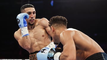 Teofimo L車pez - Jamaine Ortiz: Combate de Boxeo de Peso Superligero en directo