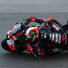 Pole de Bezzecchi y primera fila de Acosta