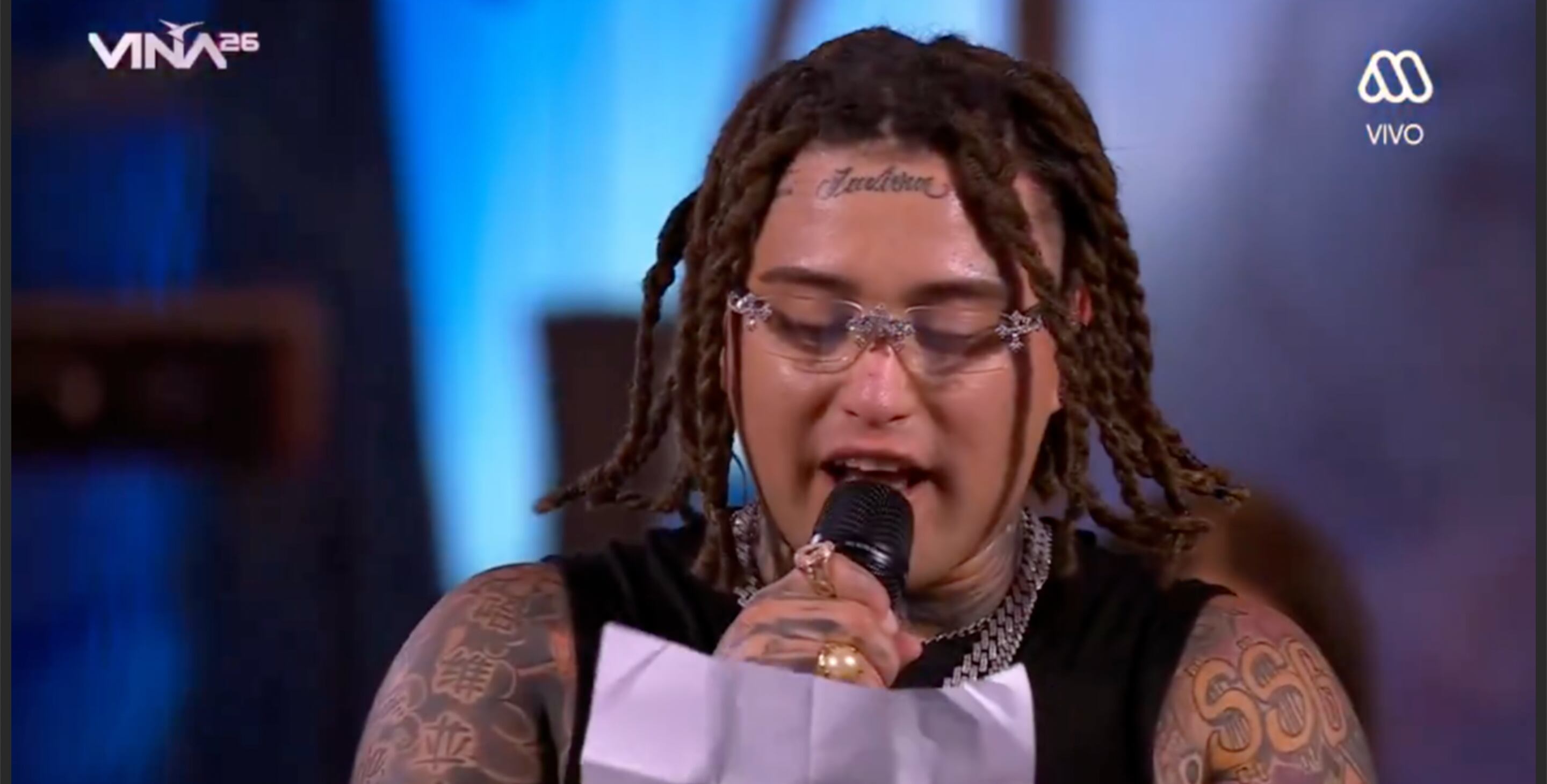 Pablo Chill-E finalizaba su show, sacó una carta escrita y su discurso social impactó a todos en el Festival de Viña