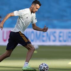 Turno para Sergio Busquets, Azpilicueta y Oyarzabal