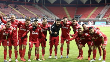 Ñublense renace gracias a dos experimentados goleadores del fútbol chileno