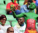 La afición de Camerún celebra el pase a octavos de final