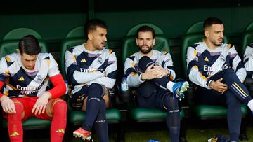 Kepa, Ceballos, Nacho y Joselu, antes de un partido.