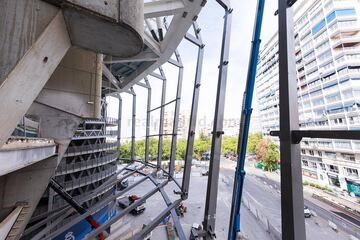 Así se encuentran los entresijos de las obras de ampliación del interior del nuevo Santiago Bernabéu.