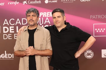 Los hermanos David y Jos¨¦ Mu?oz, componentes del d¨²o Estopa, en la alfombra roja de los Premios de la Academia de la M¨²sica de Espa?a.