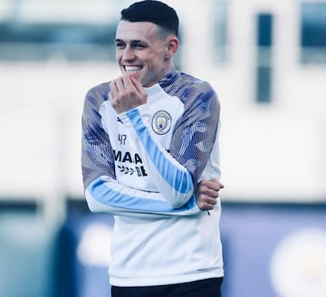 La perla del Manchester City es el ¨²nico futbolista ingl¨¦s que se cuela en este selectivo r¨¢nking. No s¨®lo la est¨¢ rompiendo este a?o en el terreno de juego con los de Guardiola, con quien jugar¨¢ su primera final de la Champions. El joven ingl¨¦s suele compartir v¨ªdeos tanto de sus ratos libres como de las muchas joyas que nos deja en el c¨¦sped. Su cifra, 1,3 millones de seguidores.