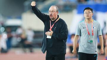 Rafa Benítez, en un partido con el Dalian Yifang.