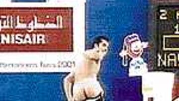 El bochornoso momento en el que el atleta español muestra su rabia contenida.