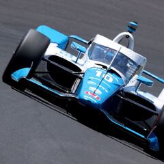 Who is Simona De Silvestro, the only woman driving at the Indy 500?