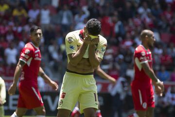 Los Diablos le hicieron la maldad a las Águilas, otra vez las rostizaron en el Infierno del Nemesio Díez. Un ida y vuelta de alarido en la segunda parte, los de Coapa se fueron adelante con autogol de Maidana pero, apareció Alexis Canelo para darle la vuelta al 82’. Al final se jugaron ocho minutos extras pero los Azulcremas no reaccionaron, Toluca peleara por estar en Liguilla y América necesita asegurar su lugar contra Santos o Querétaro.