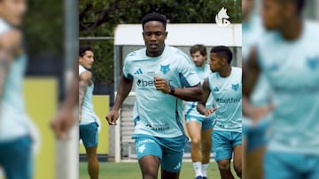 Tras terminar con una molestia muscular en el empate ante Sport Recife, se le ve comprometido con su recuperación.