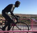 Toledo restaura la estatua de Bahamontes en el Miradero antes del paso de la Vuelta