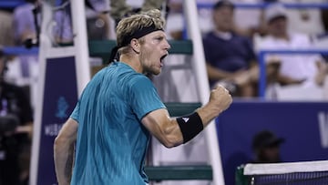 Alejandro Davidovich Fokina celebra un punto en su partido con Ben Shelton.
