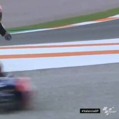 Escalofriante atropello de la moto de Lecuona a Zarco