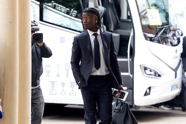 Llegada del Real Madrid al hotel The Grove. En la imagen Eduardo Camavinga.