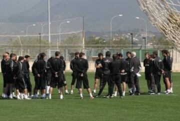 Minuto de silencio durante el entrenamiento del Mallorca.