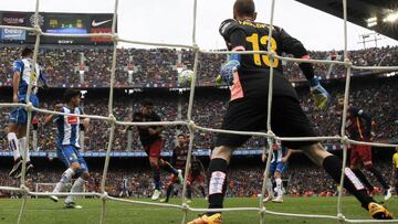 Los derbis catalanes suelen generar alguna polémica arbitral.