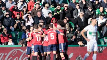 Los jugadores rojillos celebran el gol de Chimy Ávila