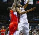 Knight y Antetokounmpo se gustan ante los Clippers