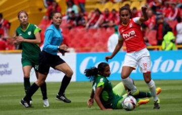 El fútbol femenino debuta en El Campín con triunfo de Santa Fe