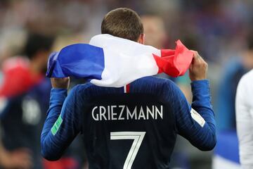 La selección francesa celebra la victoria.