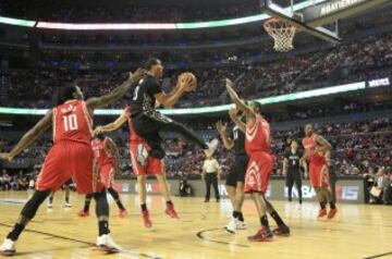 Excelente acogida para la NBA en Ciudad de México. Gran éxito antes, durante y después del partido en el primer partido oficial en suelo mexicano desde 1997. Howard, Harden, Wiggins... un día inolvidable para los aficionados mexicanos.