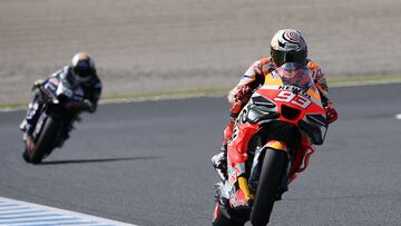 Caída y Q1 para Márquez en el liderato de Binder