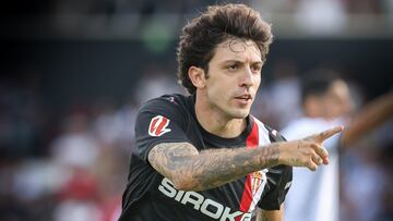 24-08-25. CÉSAR GELABERT CELEBRA EL GOL QUE LE DIO EL TRIUNFO AL SPORTING EN CEUTA.