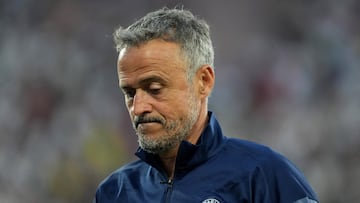 Soccer Football - FIFA Club World Cup - Group B - Paris St Germain v Botafogo - Rose Bowl Stadium, Pasadena, California, U.S. - June 19, 2025 Paris St Germain coach Luis Enrique looks dejected after the match IMAGN IMAGES via Reuters/Kirby Lee TPX IMAGES OF THE DAY