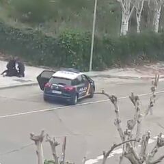 Coronavirus lockdown: Jogger resists arrest in Spain and is abused by onlookers