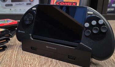 Hyperkin anuncia una consola portátil que funciona con los cartuchos originales de Mega Drive 
