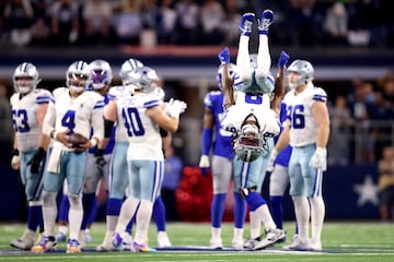 KaVontae Turpin celebra con un espectacular salto el touchdown que consiguió en el segundo cuarto del partido que enfrentaba a su equipo, los Dallas Cowboys, contra los Seattle Seahawks en el AT&T Stadium. Los ‘Boys son uno de los equipos más en forma del momento y sumaron su novena victoria con un abultado 41 a 35.