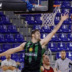 El Joventut acaba tercero con Tomic y un destacado Zagars