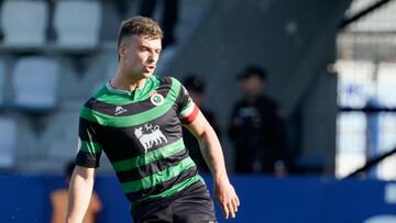 Mirapeix, del Racing.