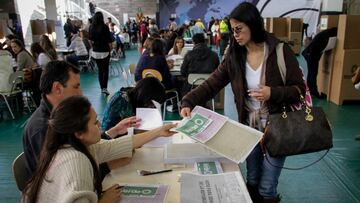 Marzo 9 de 2014. Bogotá. A las ocho en punto de la mañana inició a la jornada electoral en la que los colombianos elegirán sus representantes a Senado y Cámara, lo mismo que a las personas que llegarán al Parlamento Andino.  (Colprensa - Mauricio Alvarado)