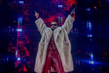 Maluma regaña a fan por llevar a un bebé a su concierto