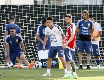 Barcelona 01Junio 2018, Espaa
Previa al Mundial 2018
Entrenamiento de la seleccion Argentina Ciudad Deportiva Joan Gamper, Barcelona.
Lionel Messi de la Seleccion Argentina y Cristian Pavon de la Seleccion Argentina
Foto Ortiz Gustavo