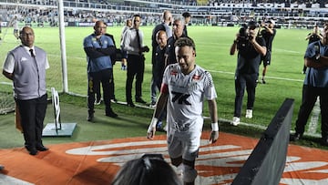 Un hincha salta a pedirle una foto a Neymar y todo termina en tragedia: la imagen es tremenda