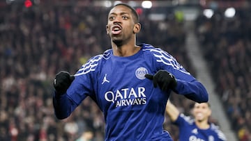 Dembelé celebra un gol ante el Stuttgart.