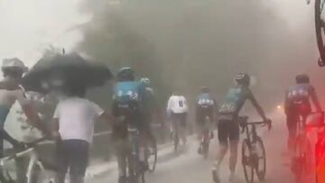 Granizada en el Col de Porte durante la segunda etapa del Dauphiné.