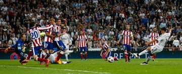 Durante cuatro temporadas consecutivas hubo derbi madrileño en la máxima competición continental, con pleno madridista. Después de la histórica final de Lisboa en 2014, los eternos rivales volvieron a verse las caras en los cuartos de final. Tras el 0-0 de la ida en el Calderón, la eliminatoria se resolvió en el Bernabéu con un solitario gol de Chicharito en el 88’. El Madrid luego cayó en semifinales a manos de la Juventus de Morata.